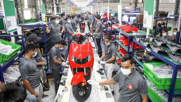 Dân tình si mê mẫu xe máy giá 21 triệu khiến Honda Vision 2021 Việt Nam 'lu mờ', công nghệ cực ngon ảnh 1