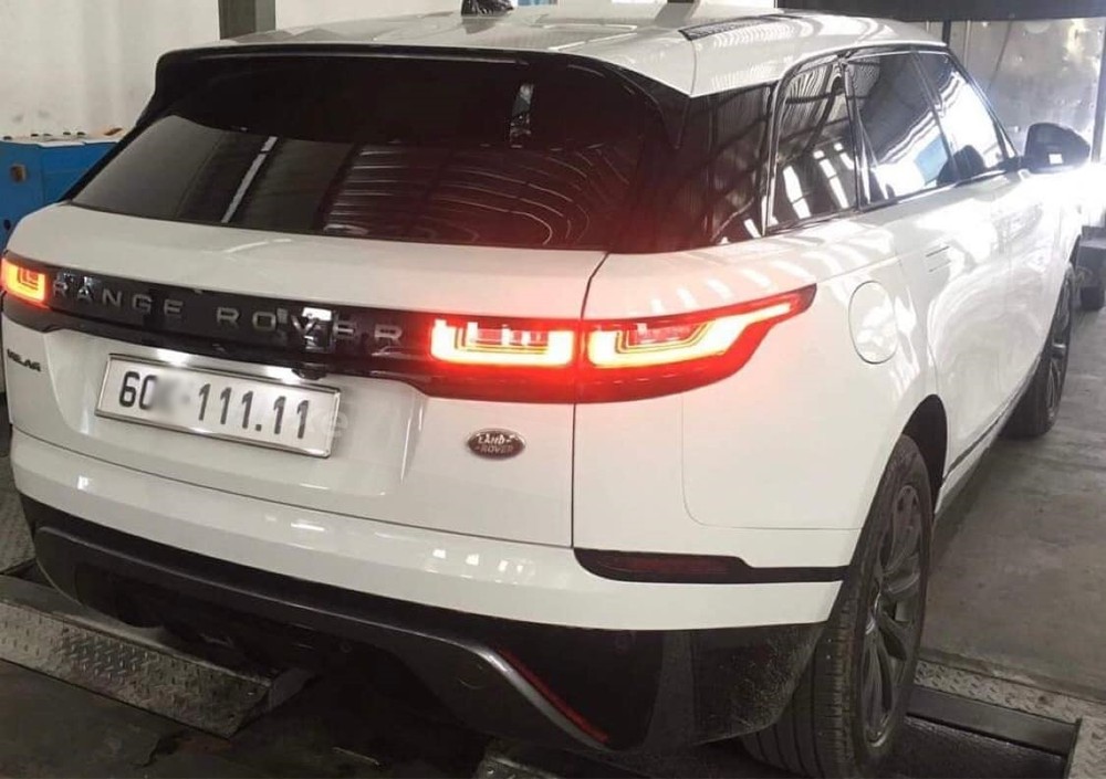 Cận cảnh ấn phẩm SUV Range Rover Velar 2022 khiến dư luận ngỡ ng&agrave;ng trước chi tiết 'hiếm c&oacute; kh&oacute; t&igrave;m' ảnh 2
