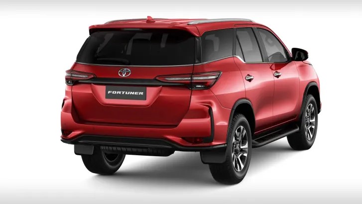 Chiêm ngưỡng Toyota Fortuner 2020 nâng cấp mới, nhiều điểm nhấn giúp củng cố ngôi vương SUV