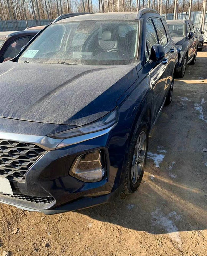 Hyundai Santa Fe mới cóng phủ bụi tại Trung Quốc, lý do phía sau khiến ai cũng đau lòng
