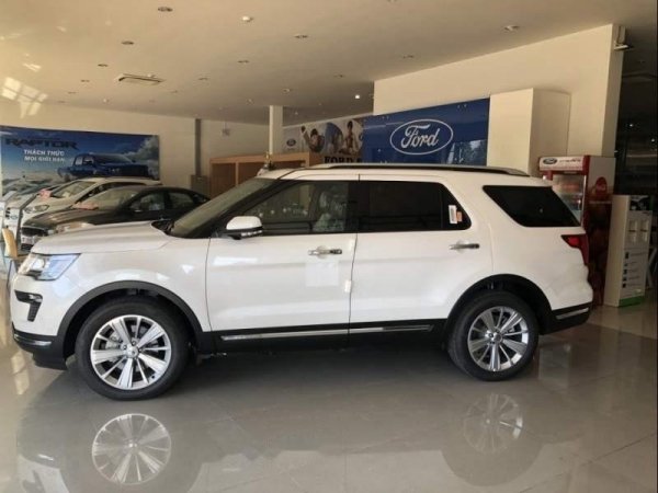 Ford Explorer đang giảm giá chỉ 1,999 tỷ đồng tại đại lý, chậm chân là hết xe