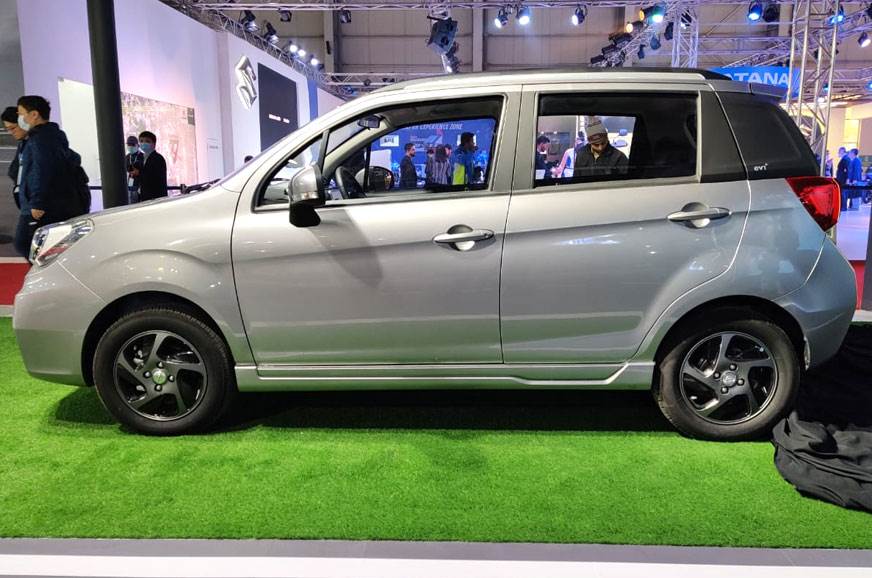 Phát sốt với ô tô điện Trung Quốc pin 'trâu', đi được hơn 300 km sau 1 lần sạc