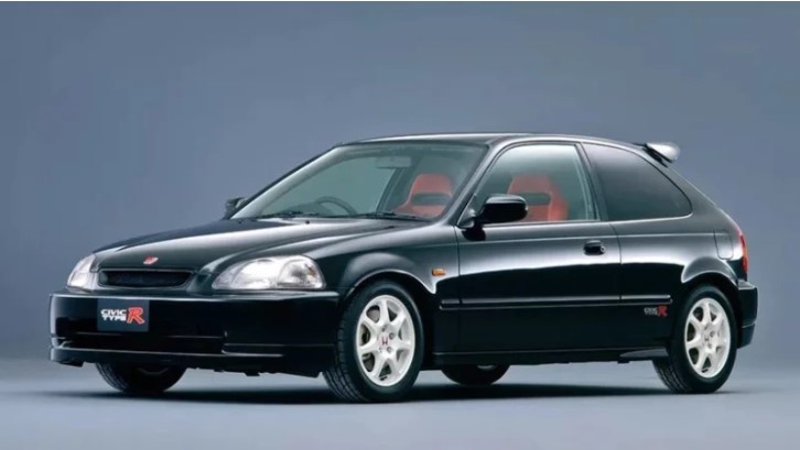 Honda Civic 20 năm độc nhất vô nhị với giá bán gần 700 triệu