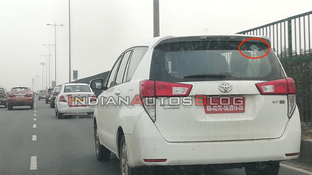 Toyota Innova CNG