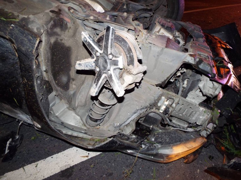 Toyota Vios gặp tai nạn