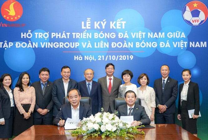 Vingroup, Phạm Nhật Vượng, PVF, VFF, bóng đá Việt Nam Vingroup, Phạm Nhật Vượng, PVF, VFF, bóng đá Việt Nam