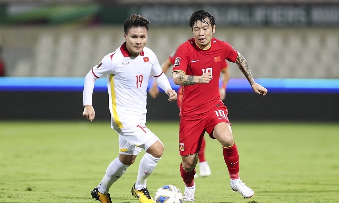 Trước cơ hội sang Anh thi đấu, ngôi sao số 1 ĐT Việt Nam bất ngờ nhận vinh dự lớn từ FIFA