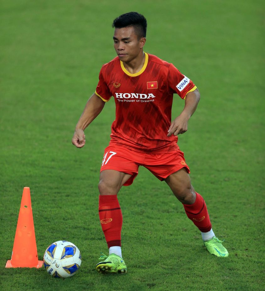 Gạch t&ecirc;n tiền vệ hay nhất ĐT Việt Nam, HLV Park bất ngờ bổ sung người h&ugrave;ng lứa U23 chuẩn bị AFF Cup