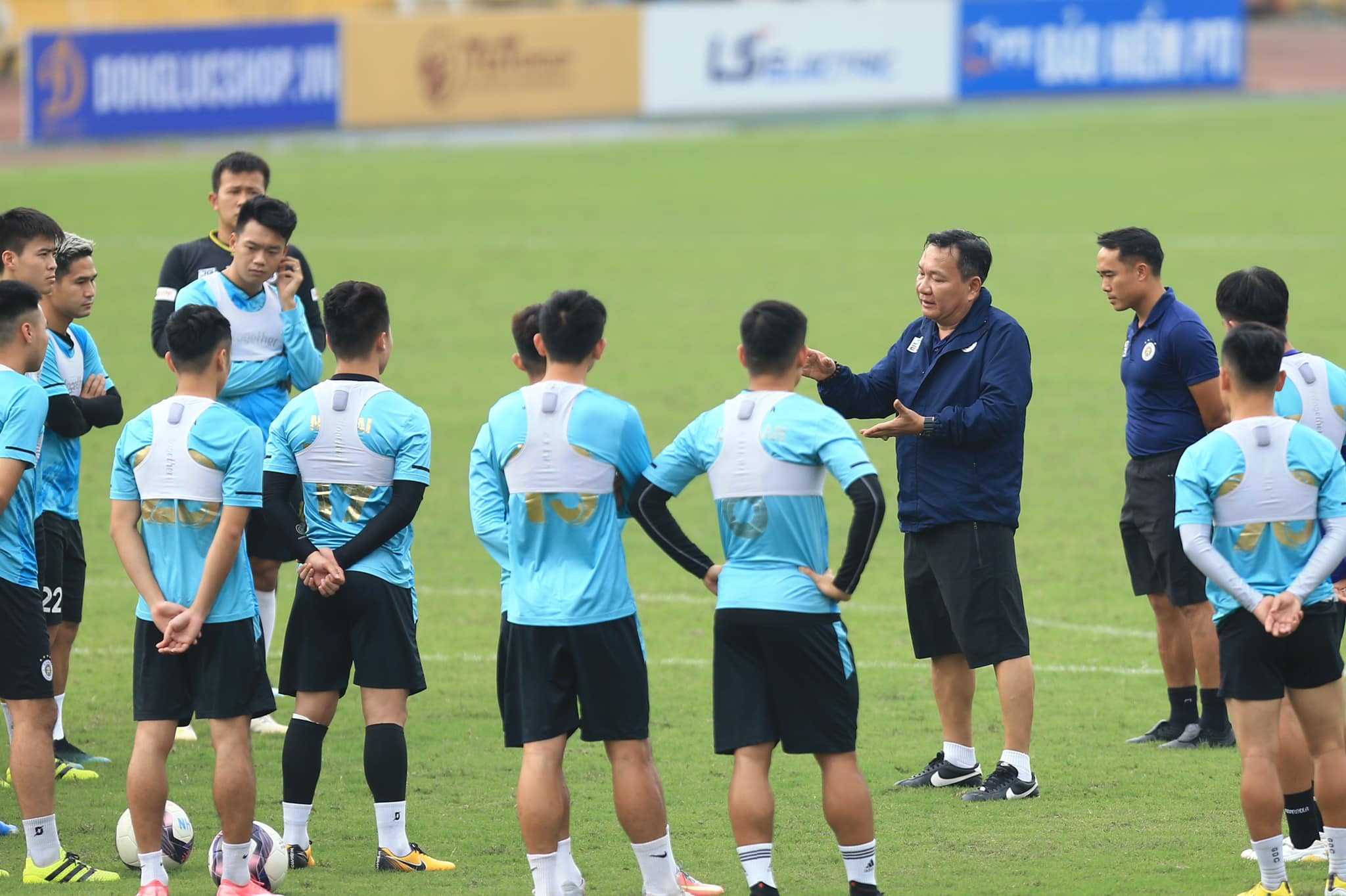 QBV Việt Nam sẵn sàng trở lại đội hình chính, cùng Hà Nội đối đầu ĐKVĐ V.League