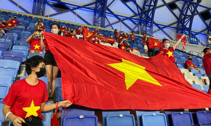 Giữ lợi thế sân nhà, UAE tìm cách chơi xấu để ngăn 'cầu thủ thứ 12' của ĐT Việt Nam vào sân