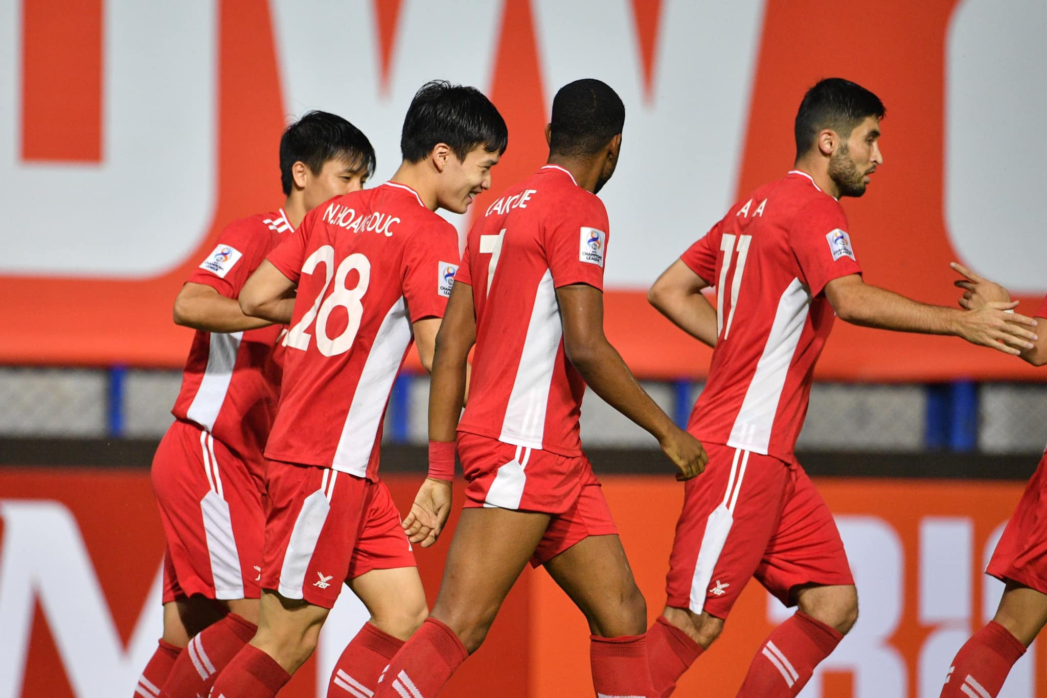 Cúp C1 châu Á: Ca ngợi dàn sao ĐT Việt Nam, AFC gọi trò cưng thầy Park là 'người tạo nên lịch sử'