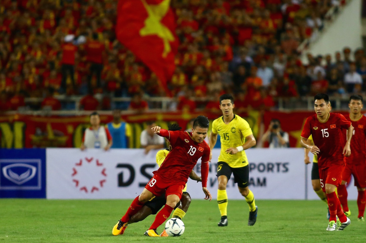 VFF ra quyết định quan trọng, ĐT Việt Nam đón tin vui về 'cầu thủ số 12' ở trận cầu lịch sử