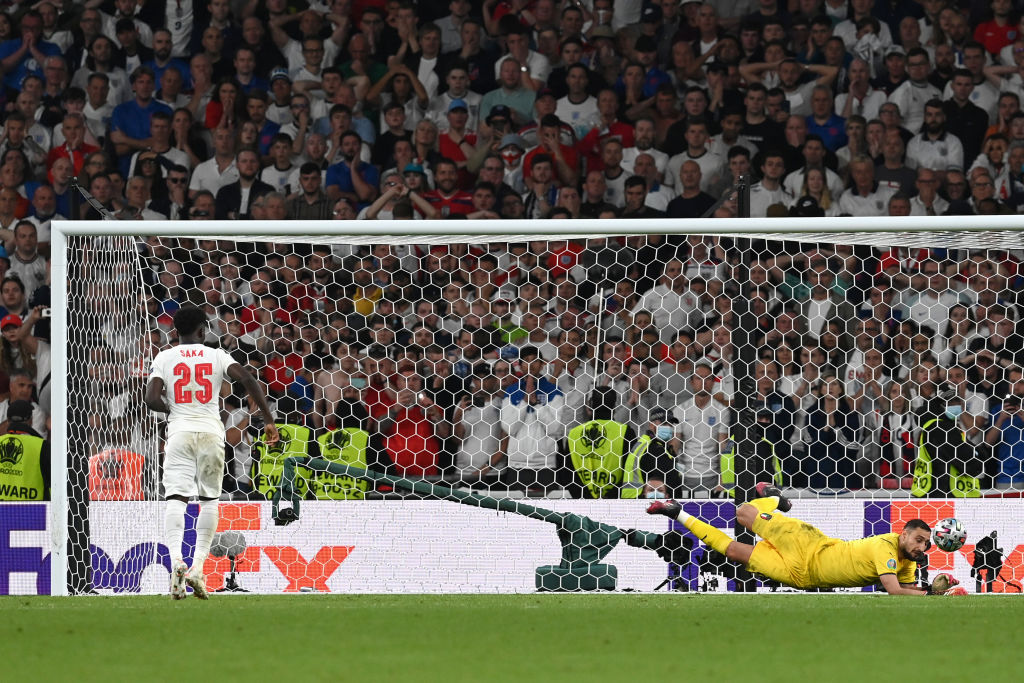 Sút hỏng quả penalty quyết định, sao trẻ ĐT Anh vẫn được chấm điểm 10 ở trận chung kết Euro 2021