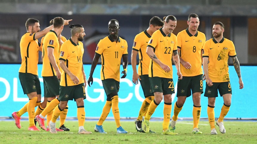 Australia chốt đội hình khủng 'đe dọa' ĐT Việt Nam, Đặng Văn Lâm lép vế trước cựu thủ môn Arsenal