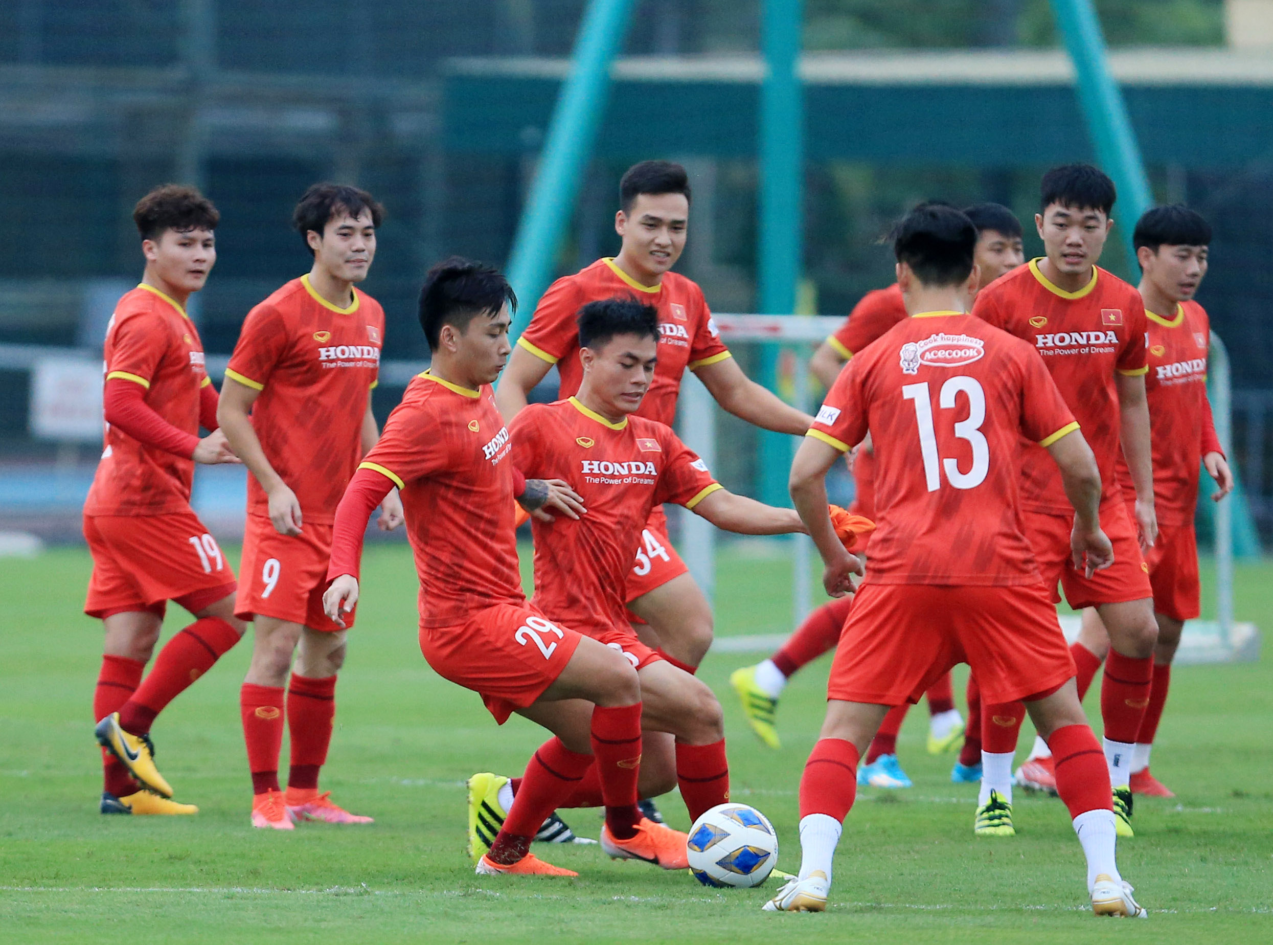 ĐT Việt Nam chốt danh sách dự VL World Cup, Quang Hải có nguy cơ bị gạch tên vì lý do bất khả kháng