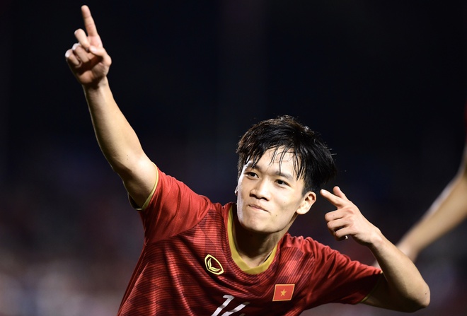Tin bóng đá tối 12/1: Tiền vệ số 1 ĐT Việt Nam báo tin vui, HLV Park thở phào trước VL World Cup