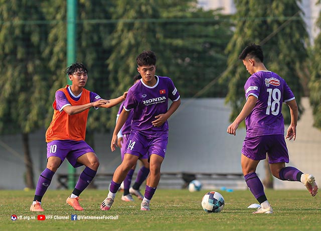 ĐT Việt Nam 'có biến' trước ngày dự U23 AFF Cup, cầu thủ HAGL duy nhất bất ngờ bị gạch tên