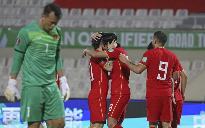 Rộ tin đồn bị HLV Park loại thẳng tay, thủ môn số 1 ĐT Việt Nam có phản ứng khiến NHM bất ngờ
