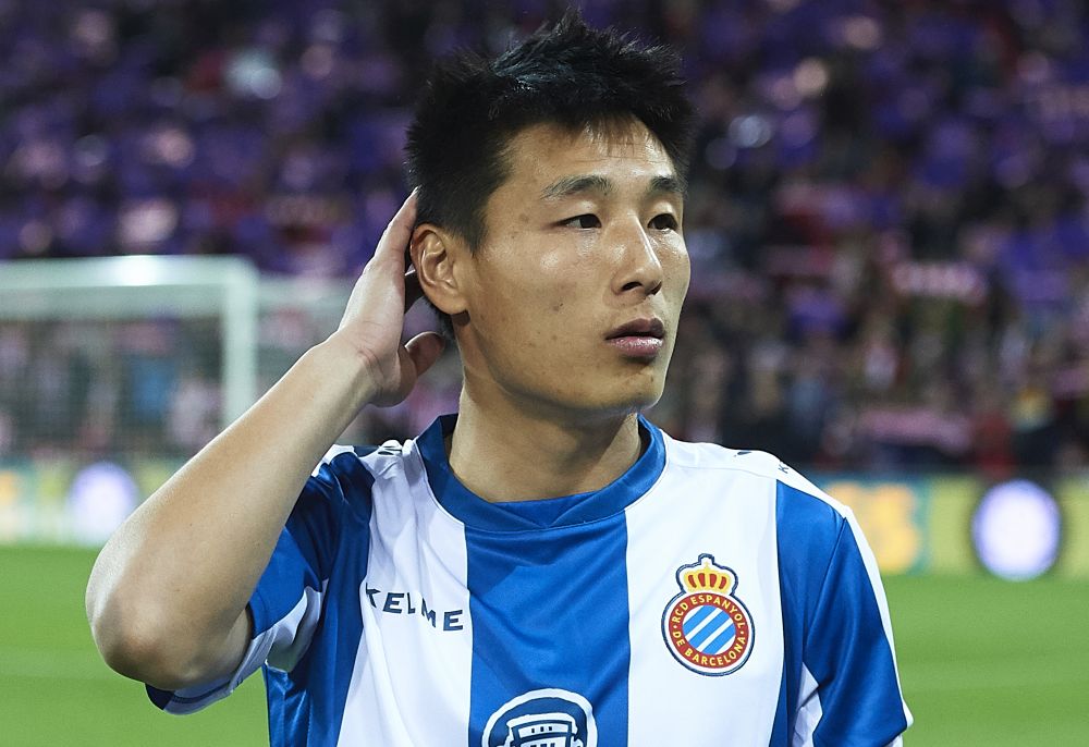 'Vỡ mộng' đá chính ở La Liga, ngôi sao số 1 ĐT Trung Quốc đến Việt Nam thi đấu để cứu vãn sự nghiệp?