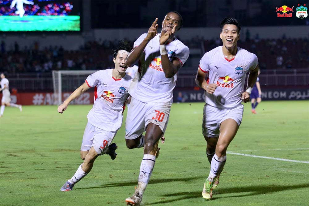 Việt Nam thăng tiến vượt bậc trên BXH châu Á, cho Trung Quốc 'hít khói' sau kỳ tích Champions League
