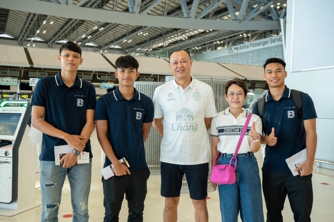 Tiếp bước Quang Hải xuất ngoại, 'hung thần' của U23 Việt Nam gây sốt khi cập bến CLB Ngoại hạng Anh