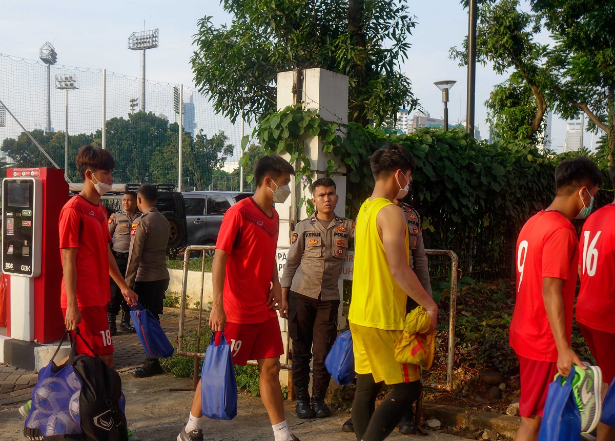 ĐT Việt Nam bị CĐV Indonesia đe dọa, AFF c&oacute; động th&aacute;i quyết liệt trước thềm b&aacute;n kết U19 Đ&ocirc;ng Nam &Aacute; 