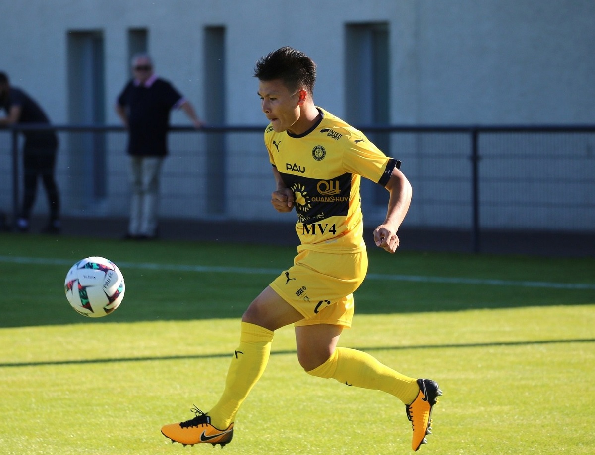 'Trở lại mặt đất' sau khởi đầu hoàn hảo tại Pháp, Quang Hải nhận phản ứng bất ngờ từ HLV Pau FC