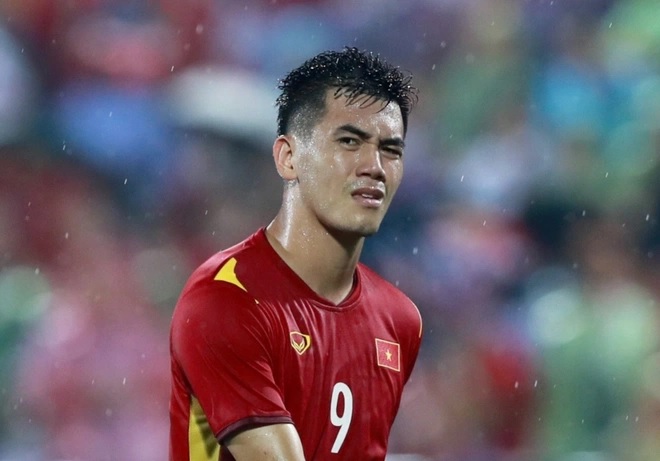 Tin bóng đá tối 10/5: U23 Việt Nam nguy cơ bị loại sớm ở SEA Games 31; Quang Hải chốt hợp đồng khủng