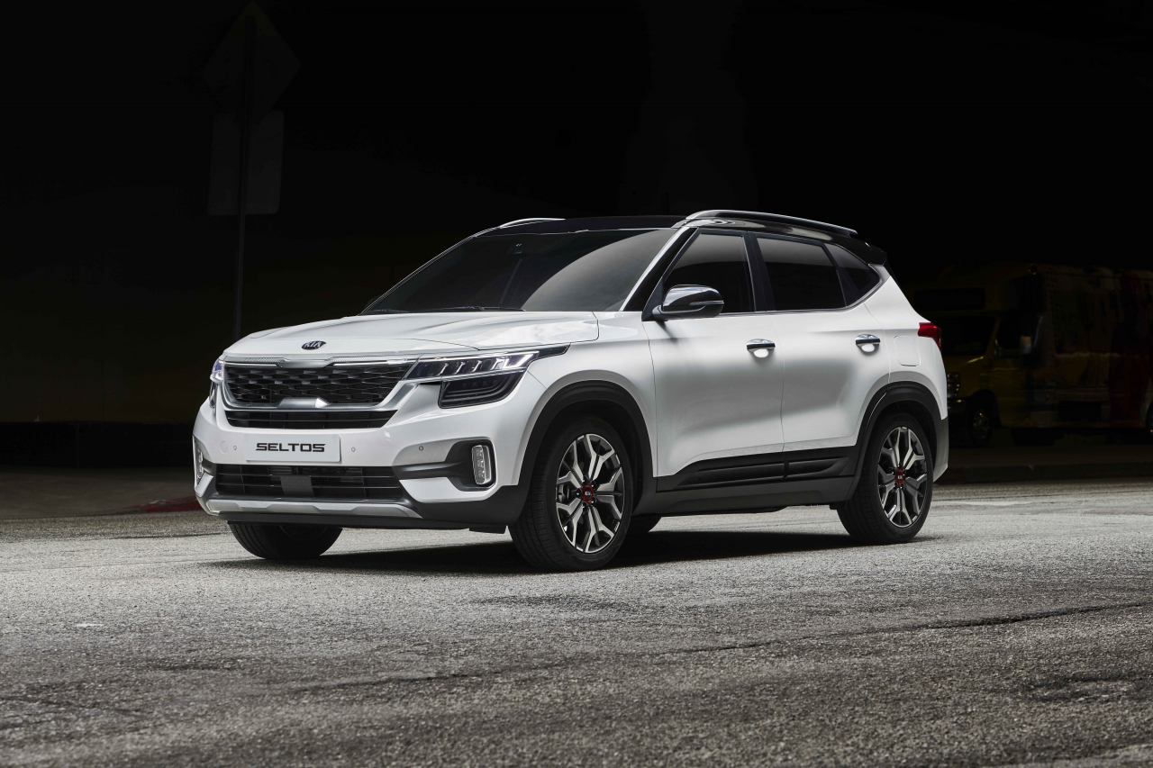 Kia Seltos 2020, màu trắng, xe SUV