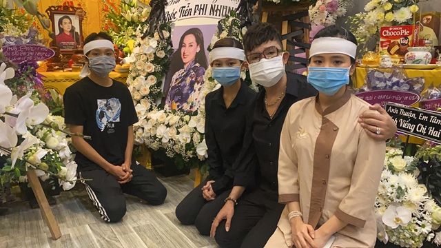 phi-nhung-long-nhat-8