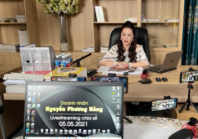 nguyen-phuong-hang-2