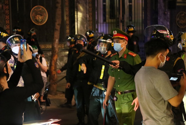 nguyen-phuong-hang-14