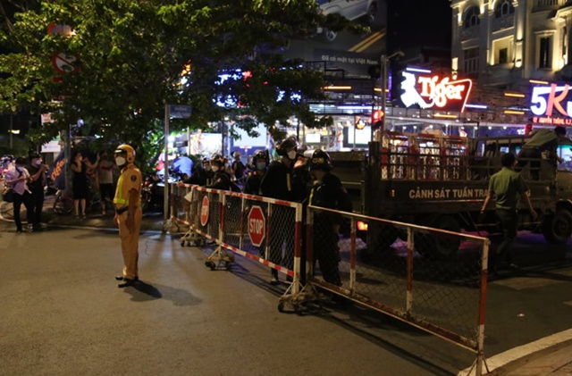 nguyen-phuong-hang-15