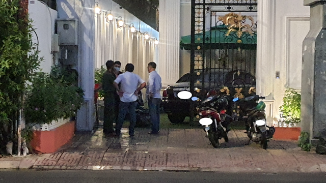 nguyen-phuong-hang-8