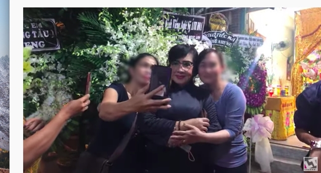 dam-tang-nghe-si-anh-hoa-2