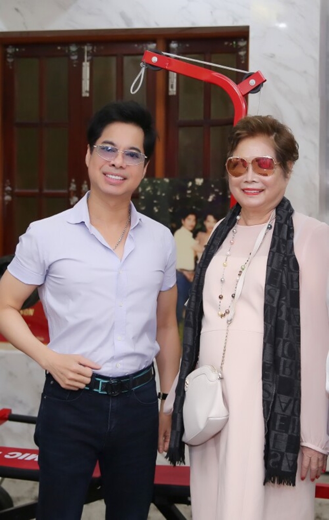 ngoc-son-phi-nhung-2