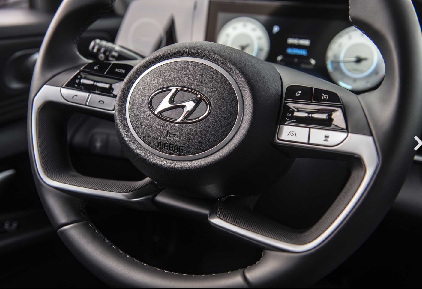 Đánh giá Hyundai Elantra 2021: Một vẻ đẹp Hàn Quốc vượt xa Mazda 3, Toyota Corolla Altis