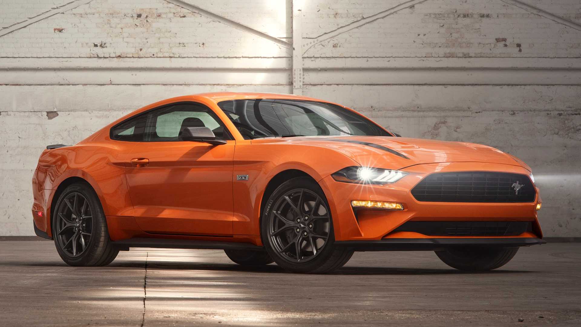 Vượt qua mọi đối thủ, Ford Mustang trở th&agrave;nh xe thể thao b&aacute;n chạy nhất năm 2019