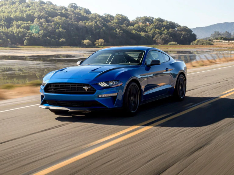 Vượt qua mọi đối thủ, Ford Mustang trở thành xe thể thao bán chạy nhất năm 2019