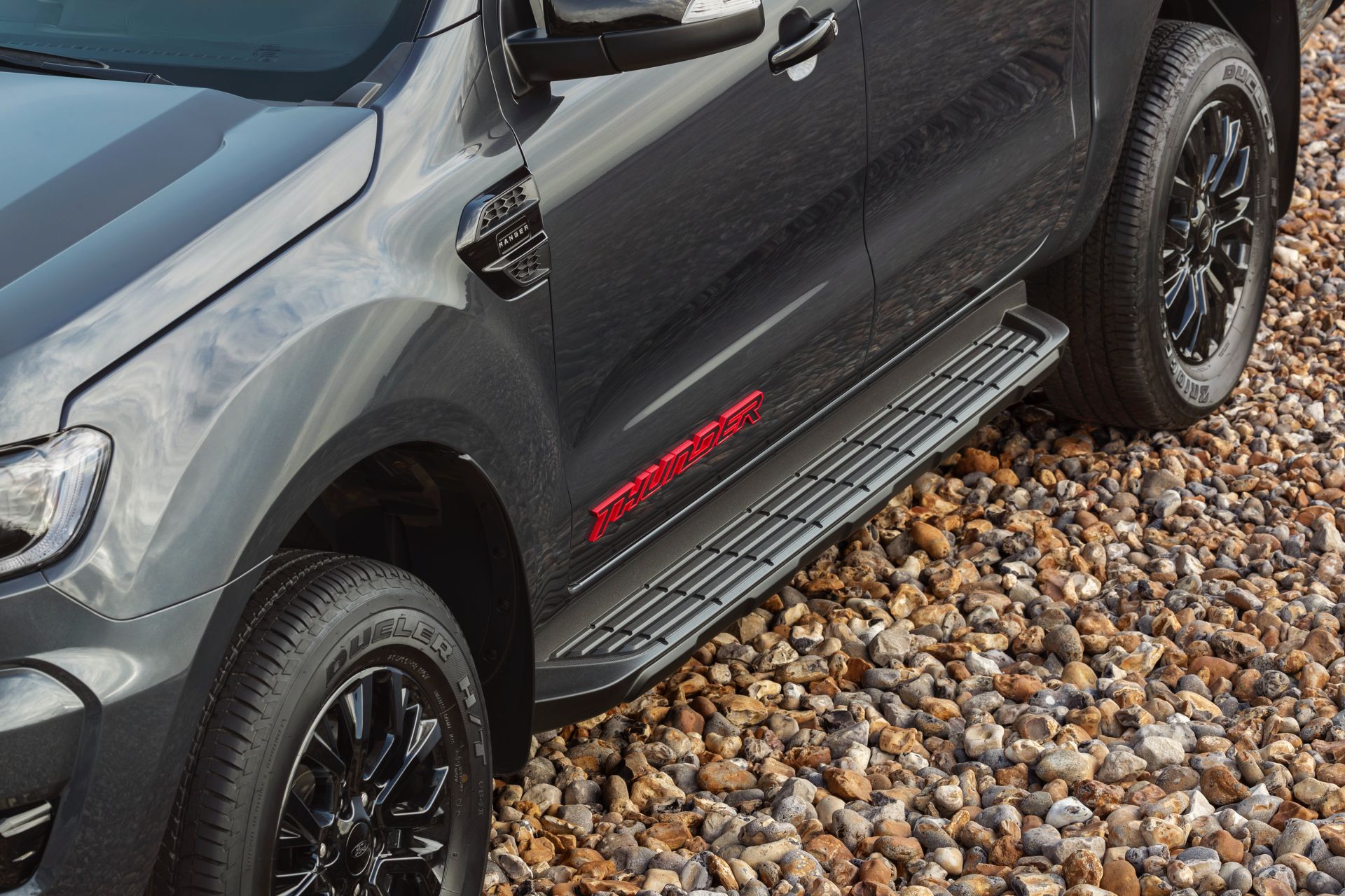 Ford Ranger 2020 tung bản đặc biệt Thần Sấm với động cơ của Raptor, giá mềm chỉ 900 triệu