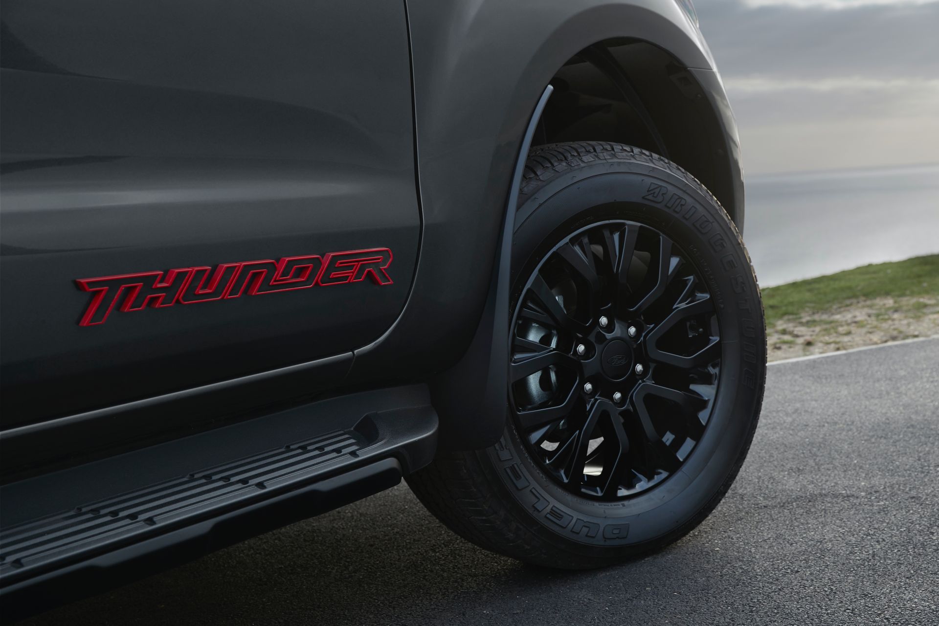 Ford Ranger 2020 tung bản đặc biệt Thần Sấm với động cơ của Raptor, giá mềm chỉ 900 triệu