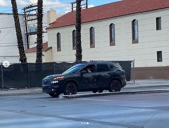 Xe bán ế ở Việt Nam Nissan X-Trail rục rịch chạy thử thế hệ mới