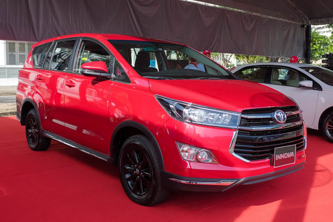 Toyota Innova giảm giá xả hàng, giá sắp ngang bằng Mitsubishi Xpander