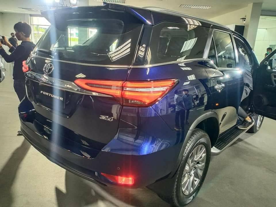 Bộ ảnh Toyota Fortuner 2020 mới về đại lý đang gây sốt cộng đồng mạng