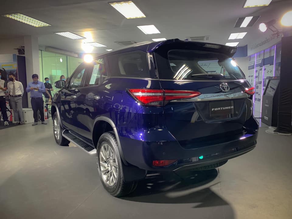 Bộ ảnh Toyota Fortuner 2020 mới về đại lý đang gây sốt cộng đồng mạng