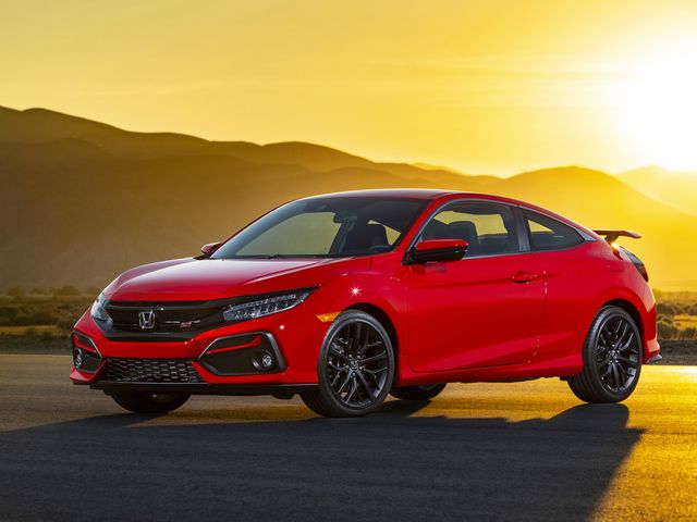 Honda Civic xả kho với ưu đãi ‘khủng’, đe dọa Mazda 3 và Kia Cerato