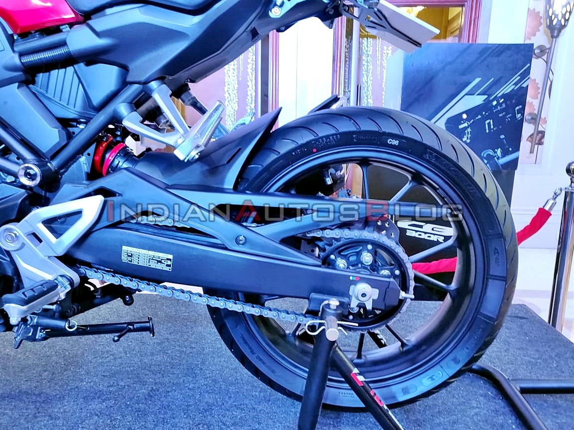 Honda CB300R 2021 g&acirc;y sốt v&igrave; ngoại h&igrave;nh qu&aacute; đẳng cấp