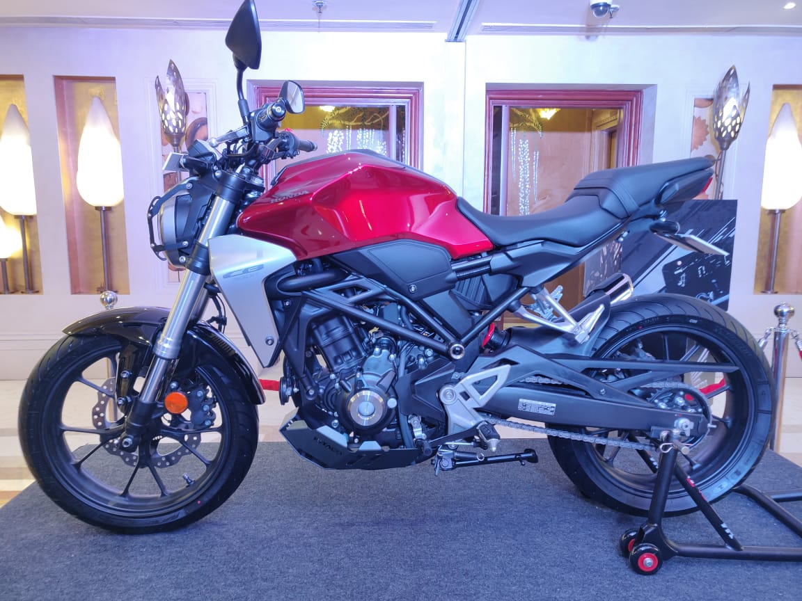 Honda CB300R 2021 g&acirc;y sốt v&igrave; ngoại h&igrave;nh qu&aacute; đẳng cấp