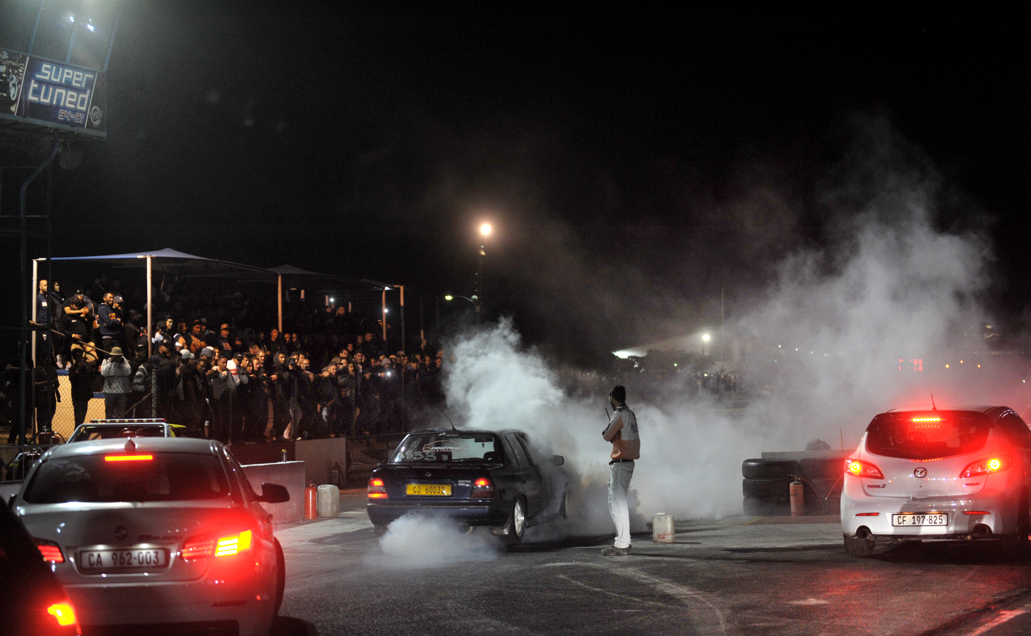 Tranh thủ đường vắng v&igrave; dịch Covid-19, 'trẻ tr&acirc;u' tổ chức đua xe v&agrave; c&aacute;i kết đắng l&ograve;ng