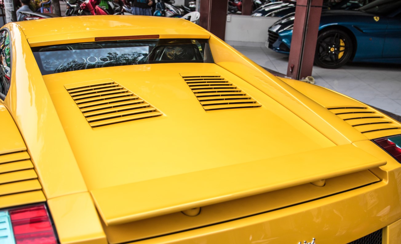 Lamborghini Gallardo từng hot một thời của Cường Đôla rực sáng cả góc phố Sài Gòn
